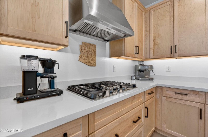 016_22-web-or-mls-38-e_saturn_ave_352