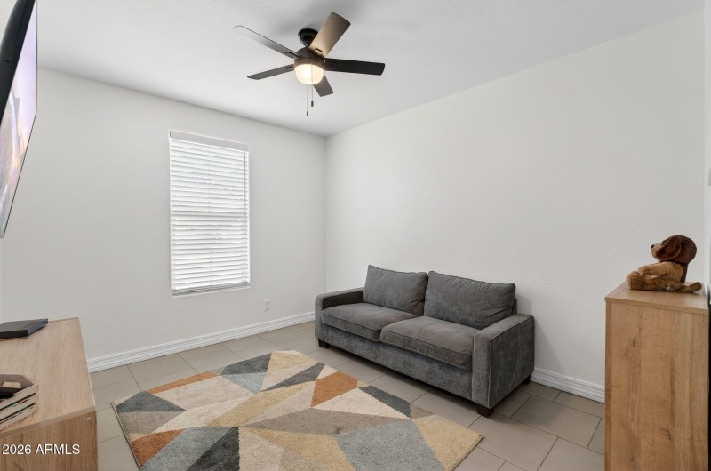 020_26-web-or-mls-21-e_saturn_ave_952