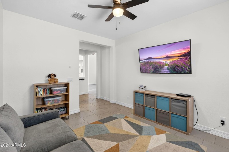 022_28-web-or-mls-23-e_saturn_ave_774