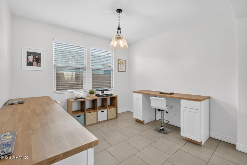 023_29-web-or-mls-28-e_saturn_ave_191