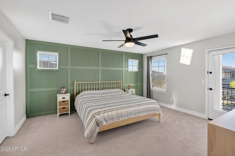 024_30-web-or-mls-49-e_saturn_ave_553