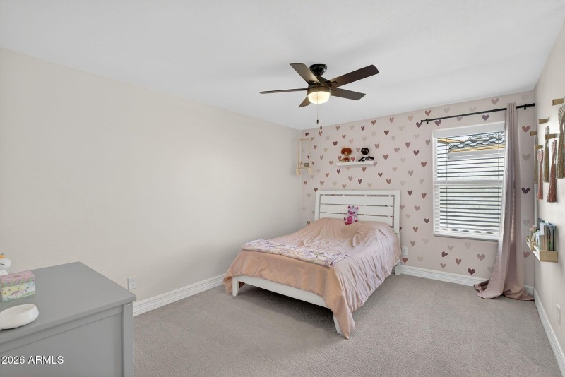 037_45-web-or-mls-15-e_saturn_ave_954