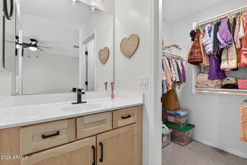 038_46-web-or-mls-16-e_saturn_ave_985