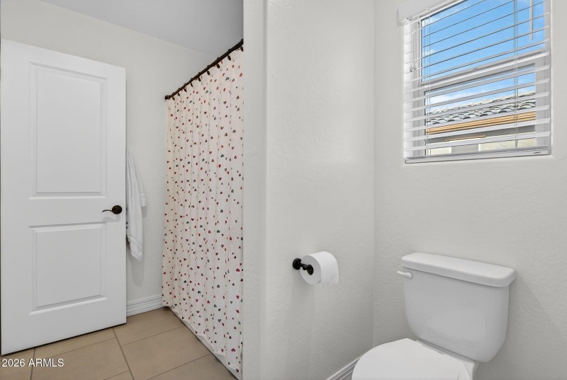 039_47-web-or-mls-17-e_saturn_ave_130