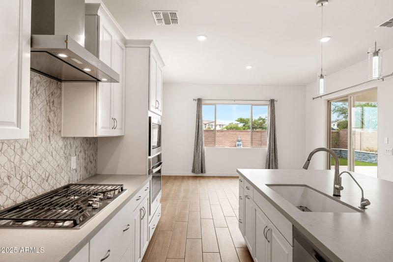 1458 E Lodgepole Dr - 08