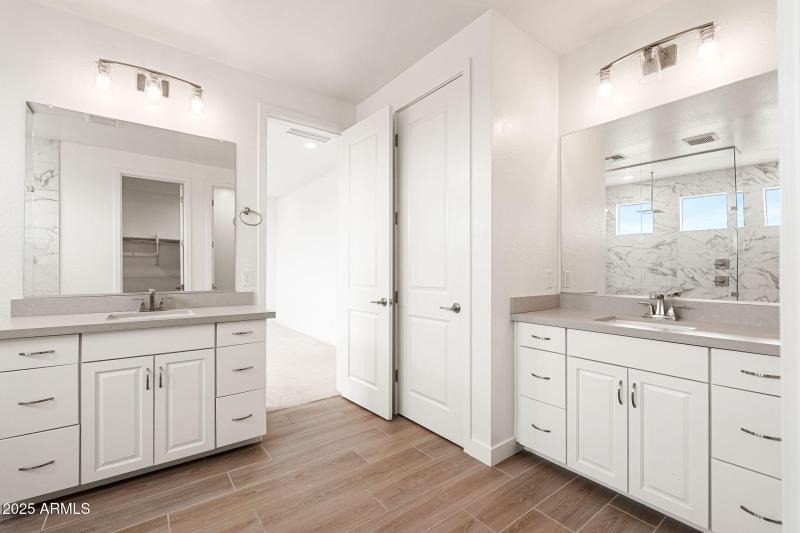 1458 E Lodgepole Dr - 14