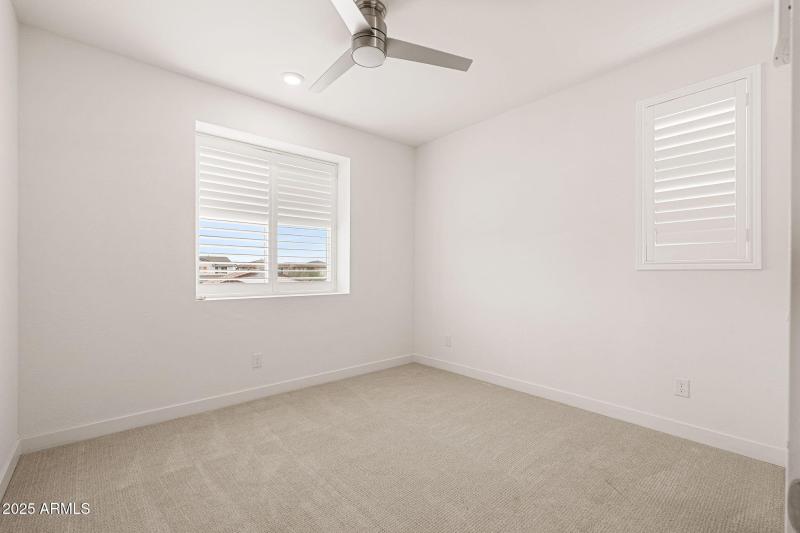 1458 E Lodgepole Dr - 21