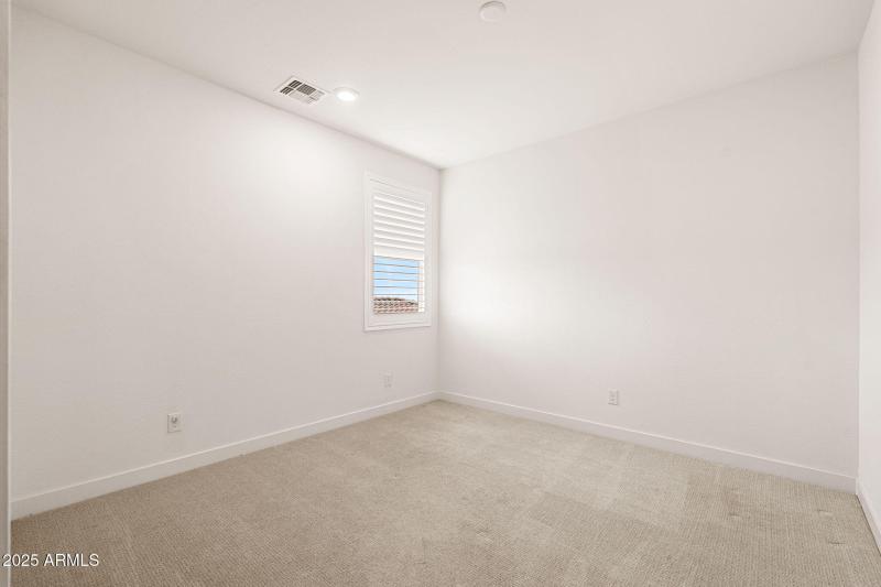 1458 E Lodgepole Dr - 23