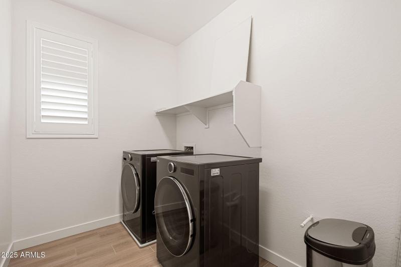 1458 E Lodgepole Dr - 26