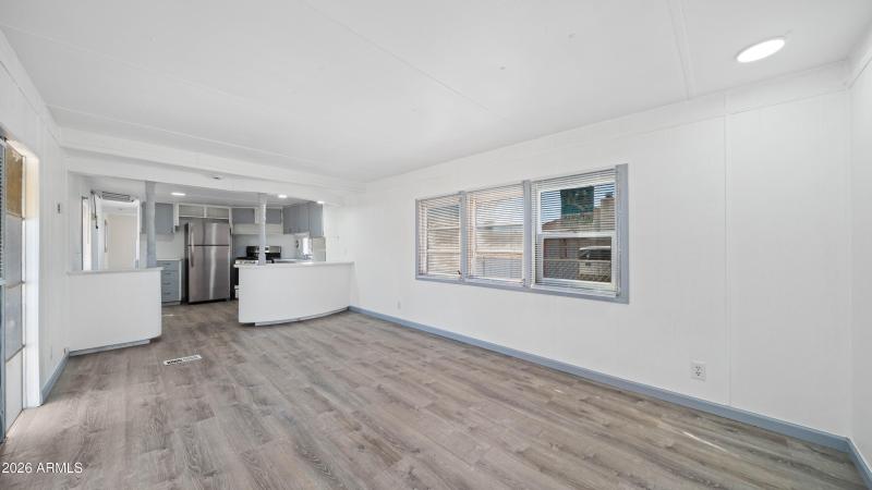 Interior - 306 E Apache St-3