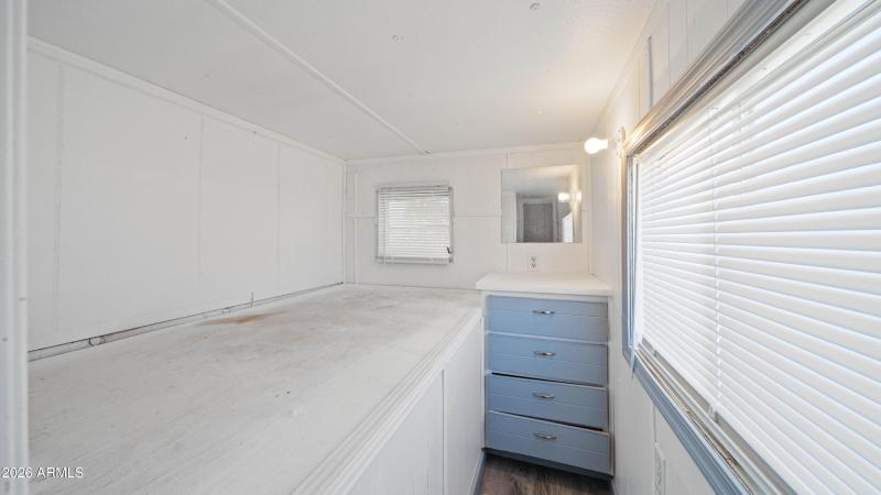 Interior - 306 E Apache St-10