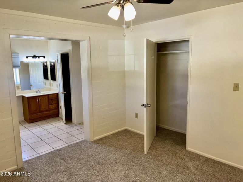 105 - MBath & Walk-In Closet - Copy
