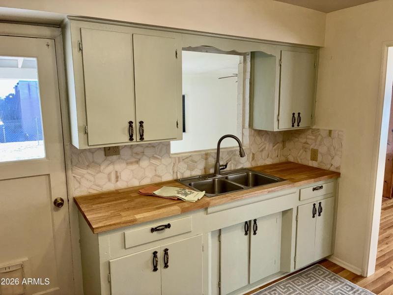 105 - Kitchen6 - Copy