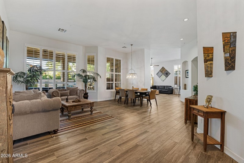 7-web-or-mls-13541-e-thoroughbred-trail