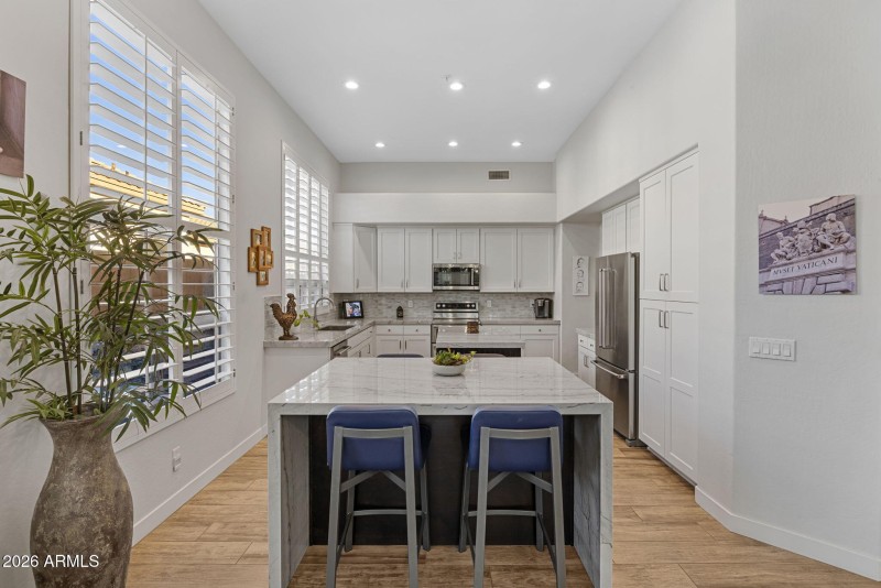 14-web-or-mls-13541-e-thoroughbred-trail