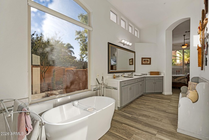 29-web-or-mls-13541-e-thoroughbred-trail