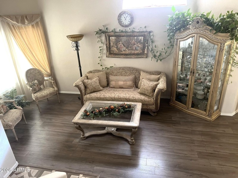 thumbnail_LivingRoom-3