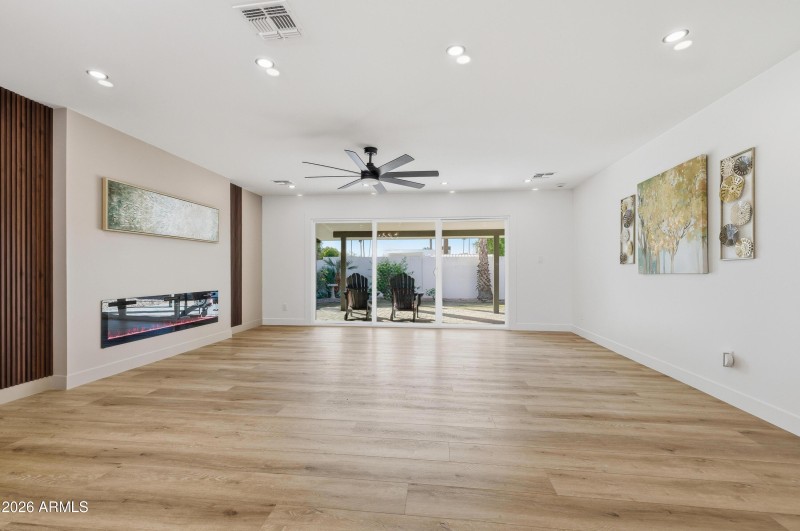 2-7761_E_Chaparral_Rd_35