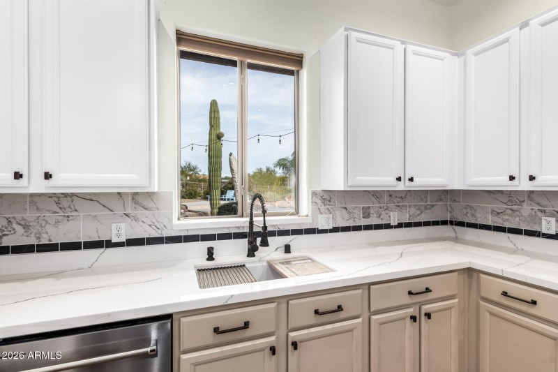 9 - Red Bird (12 - 30 - 25)