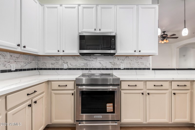 11 - Red Bird (12 - 30 - 25)