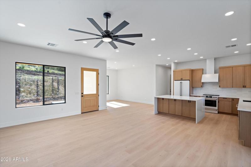 09-Family Room to Kitchen