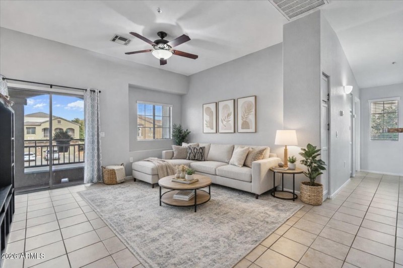 332 N 168th Living Room