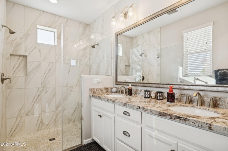 19-web-or-mls-20741-w-minnezona-ave