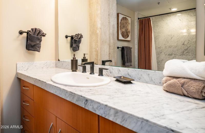 114 W Adams St Unit 503