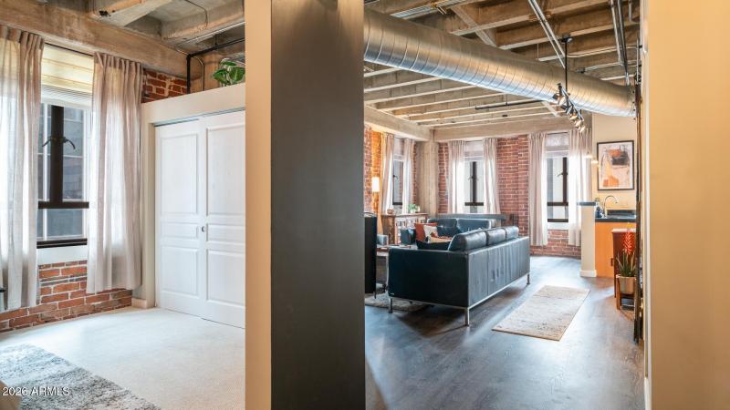 114 W Adams St Unit 503