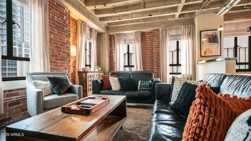 114 W Adams St Unit 503