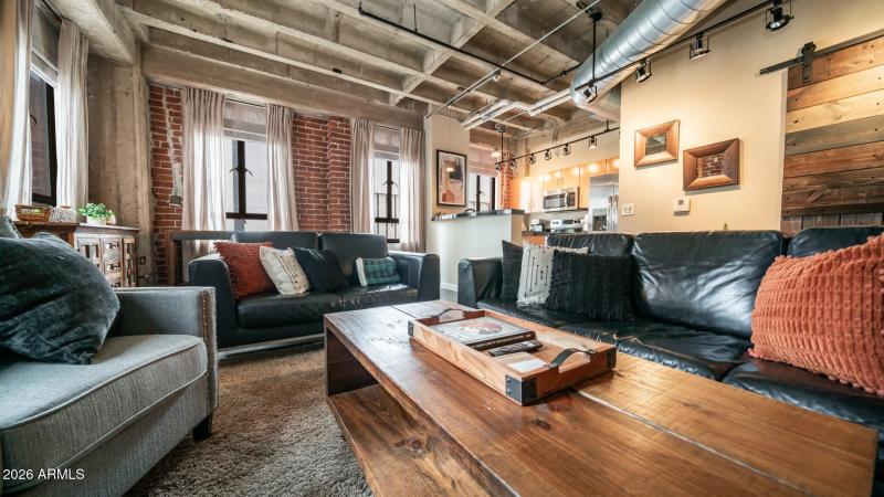 114 W Adams St Unit 503