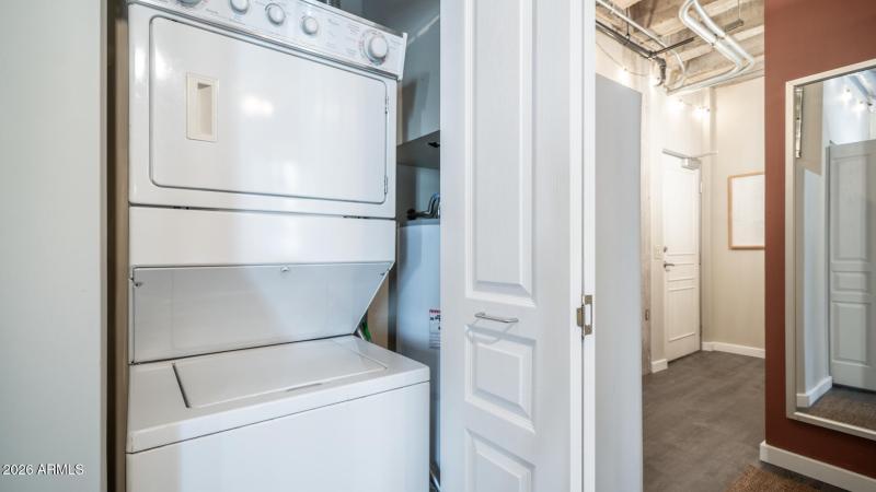 114 W Adams St Unit 503