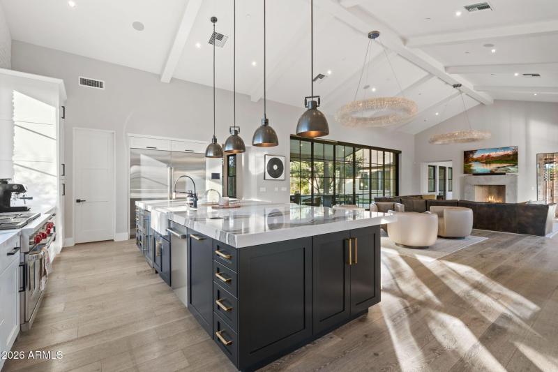 22-web-or-mls-22407-n-89th-st