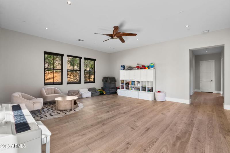 42-web-or-mls-22407-n-89th-st