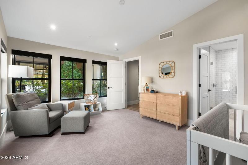 50-web-or-mls-22407-n-89th-st