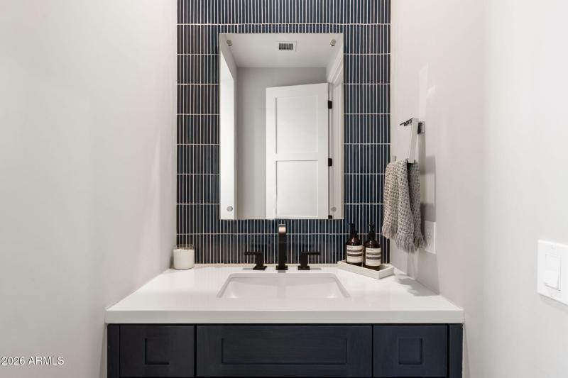 55-web-or-mls-22407-n-89th-st