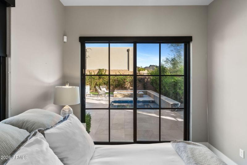 73-web-or-mls-22407-n-89th-st