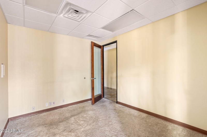 25-web-or-mls-260 N Gilbert Rd - MLS - 0