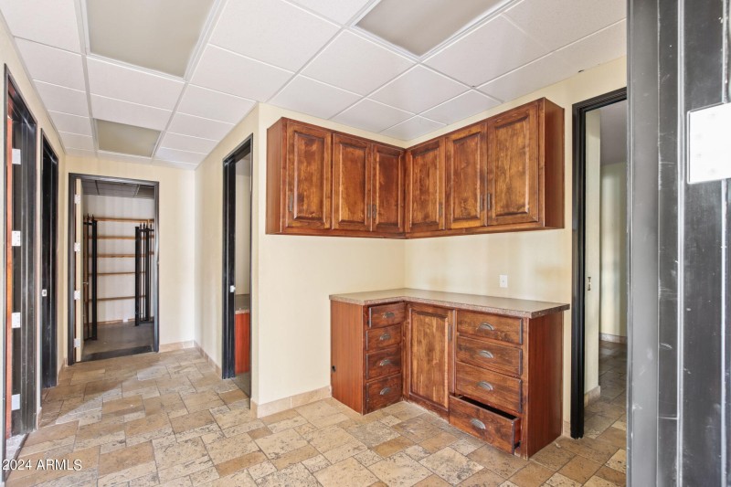 26-web-or-mls-260 N Gilbert Rd - MLS - 0