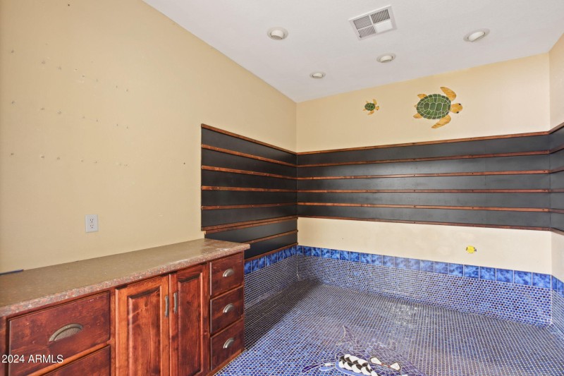 33-web-or-mls-260 N Gilbert Rd - MLS - 0