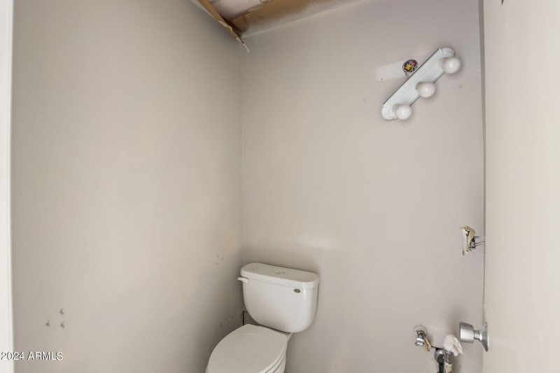 43-web-or-mls-260 N Gilbert Rd - MLS - 0