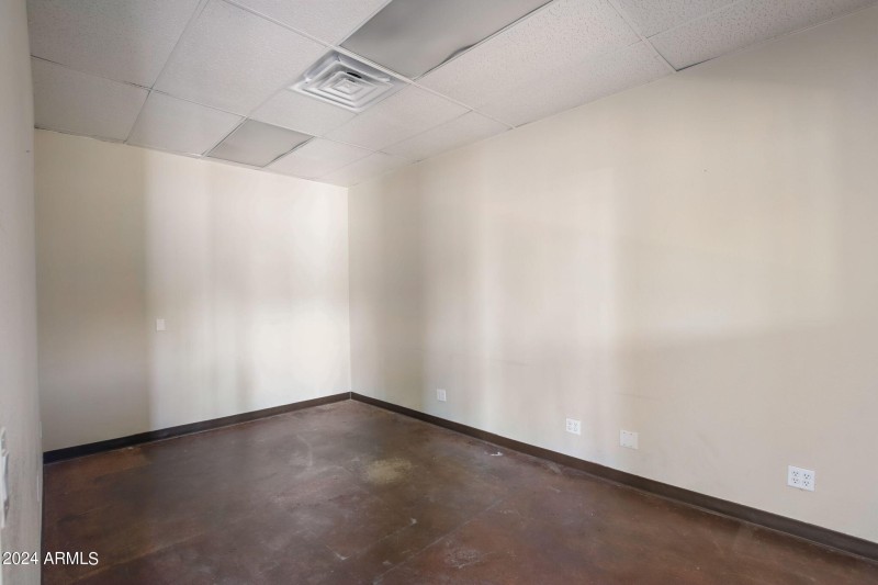 47-web-or-mls-260 N Gilbert Rd - MLS - 0