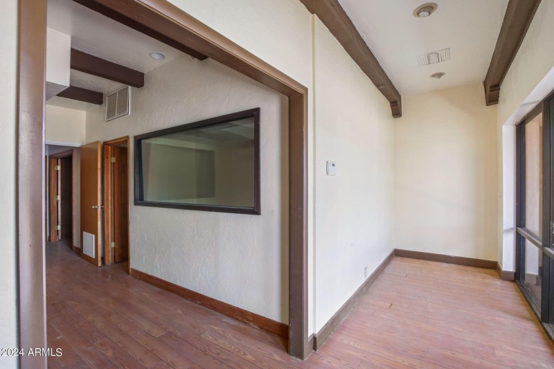 52-web-or-mls-260 N Gilbert Rd - MLS - 0