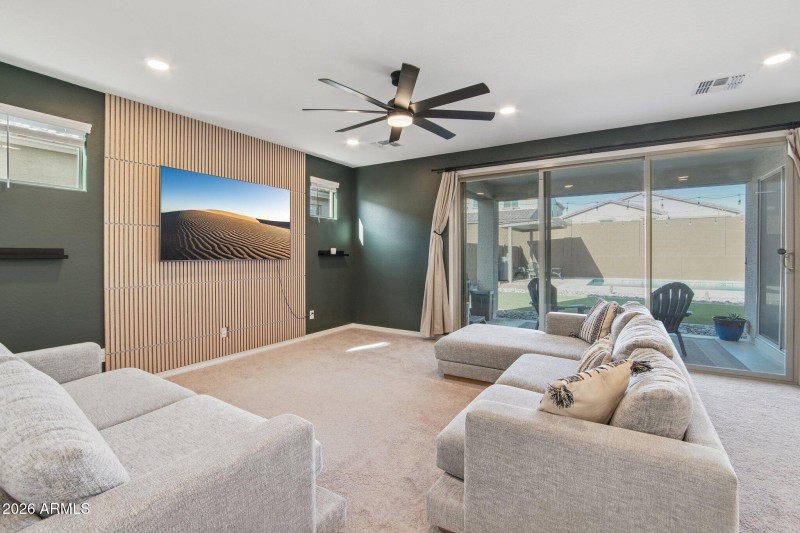 6-web-or-mls-Roma Ave-S1601-006