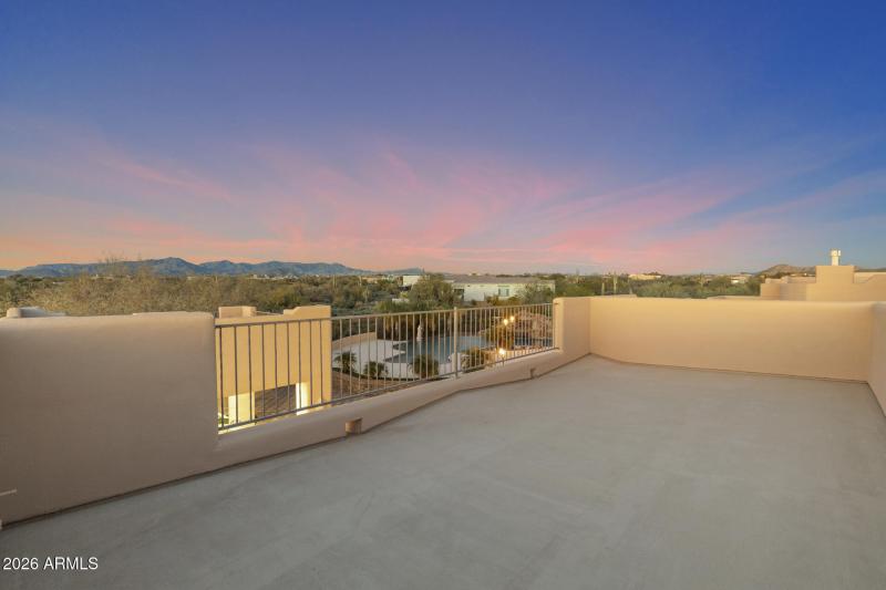 Stunning Mountain & Sunset Views
