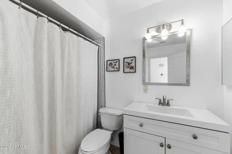 016__8626 E Windsor Ave