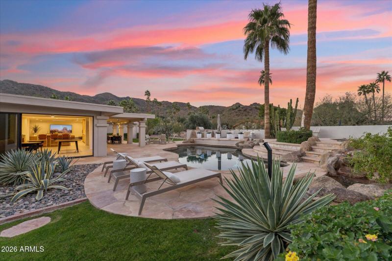 AZ Indoor_Outdoor Lifestyle Envy