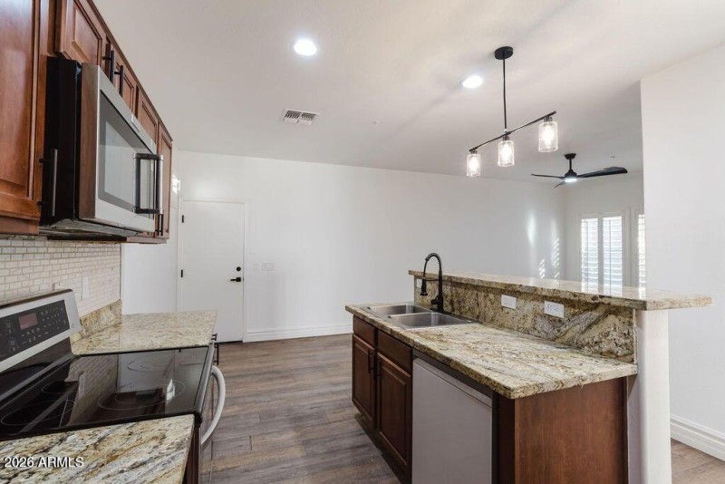 20251017185203078812000000-o