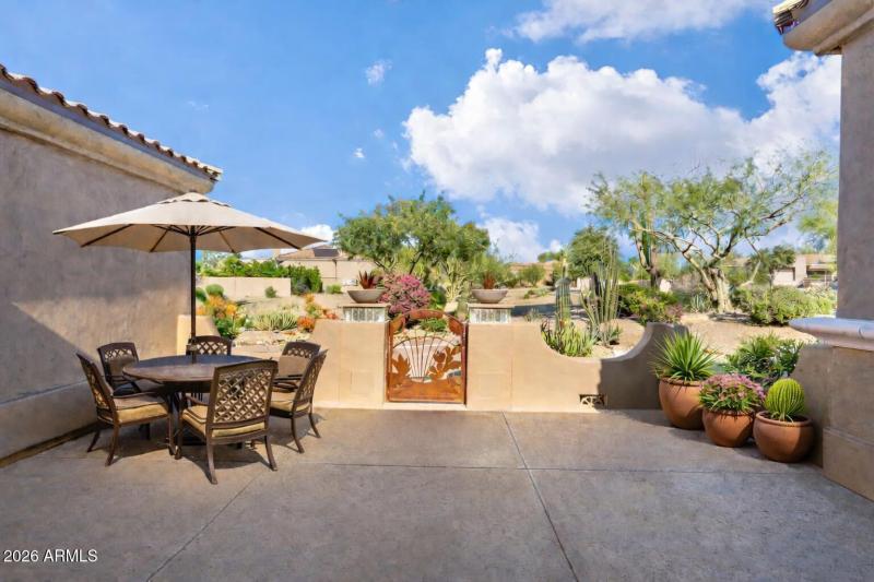 Cozy front courtyard