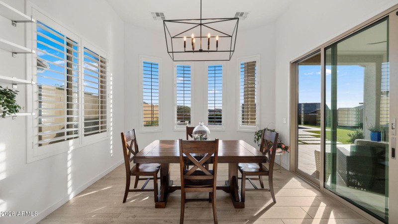 25-web-or-mls-Dining Nook2